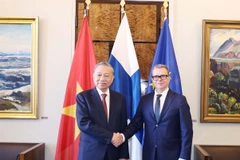 越共中央总书记苏林会见芬兰总理彼得里·奥尔波