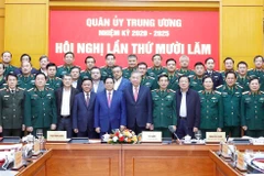 苏林总书记：继续建设“精、简、强”、现代化的军队