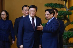 越南政府总理范明政会见中国广西壮族自治区主席韦韬