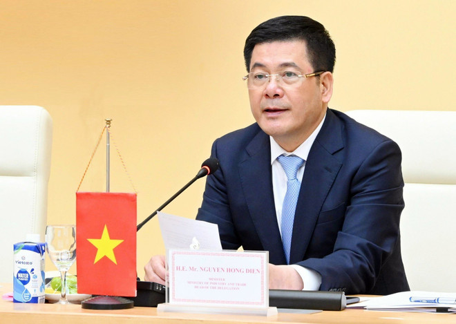 越南工贸部部长阮鸿延在会上发表讲话。图自越通社 vna_potal_ky_hop_thu_4_uy_ban_hon_hop_thuong_mai_viet_nam-malaysia_7472731.jpg