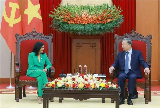 越共中央总书记苏林会见委内瑞拉副总统德尔西·罗德里格斯。图自越通社 hinh-anh-3-4630.jpg.webp