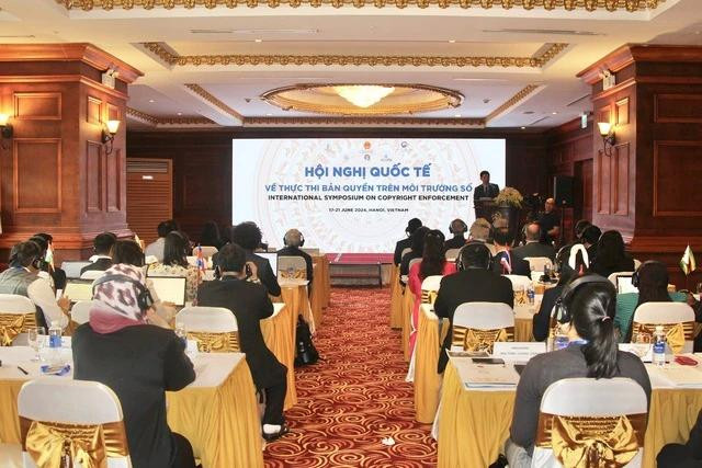 数字环境上版权实施的国际会议场景。图自toquoc.vn ban-quyen-1-17186060419941542947542-2583.jpg.webp