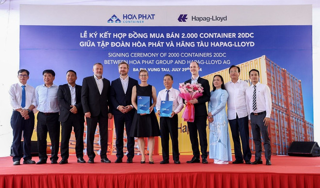 越南和发集团向赫伯罗特公司签订2000 个 20英尺标准集装箱供应合同。图自越通社 z5678832179843-6f7f9679d8c2552c82f65a520359dfa4-1-20240729162209.jpg
