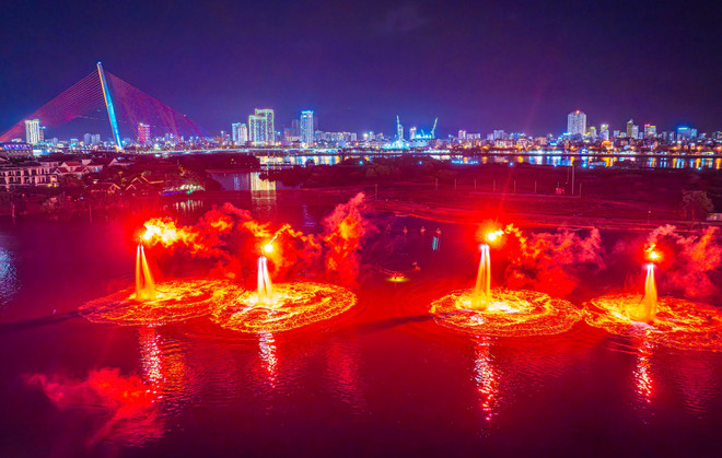 "河流交响曲"展现多种艺术形式和汇聚许多世界顶级杂技、魔术和极限运动明星。金连团队供图 4.jpg