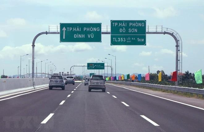 有效利用连接河内和港口与各地区的交通网络。图自Vietnam+ noihai-phong-3807.jpg.webp