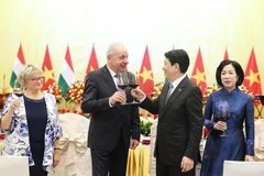 越南国家主席梁强设宴招待匈牙利总统