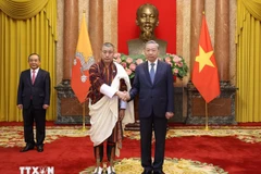 2024年9月，不丹驻泰国兼驻越南大使金桑·多吉向越共中央总书记、越南国家主席苏林递交国书。图自越通社