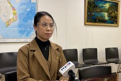 日本越南人联合会秘书长杜氏明芳接受越通社驻日本记者报道。图自越通社