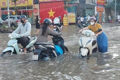 城市内涝正成为河内、胡志明市、岘港、芹苴等越南多个大城市的棘手问题。图自越通社