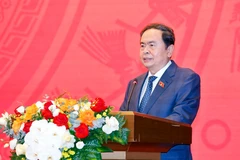 国会主席陈青敏发表讲话。图自越通社