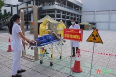 放射事故应急行动演练。图自人民军队报