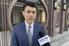 中国中央广播电视总台越南语部主任魏为接受越通社记者采访。图自越通社