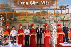 “越南陶艺村”项目试营业发布仪式。图自越通社
