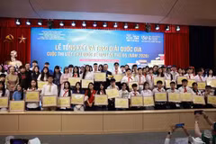 第55届万国邮联国际少年书信写作比赛总结暨颁奖典礼在河内举行。图自：越南邮政