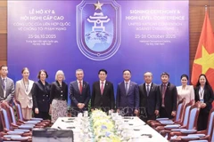 越南国家主席梁强会见澳大利亚贸易与外交助理部长蒂斯特尔思韦特