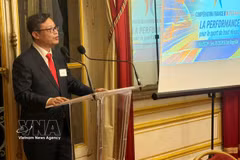 越南驻法大使郑德海发表讲话。图自越通社