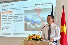 越南教育与培训部副部长阮文福发表讲话。图自越通社