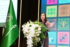 越南外交部副部长黎氏秋姮代表越南政府致辞祝贺沙特阿拉伯国庆。图自越通社