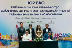 胡志明市旅游局与“瑞士旅游促进越南可持续发展项目”将在胡志明市开展“2025-2027年时期瑞士高端旅游与酒店管理培训计划”。图自农业与环境报