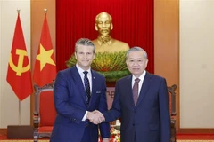 越共中央总书记苏林会见美国国防部长皮特·赫格塞思。图自越通社