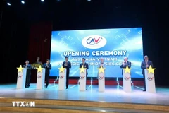 澳大利亚－越南战略技术中心（AVSTC）正式揭牌成立。图自越通社