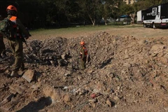 以色列贝尔谢巴（Be'er Sheva）遭到伊朗导弹袭击的现场 （2026年3月2日）。图自新华社/越通社