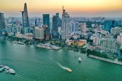 从一个饱受战争蹂躏的国家，逐步成长为国际社会的积极成员。图自vneconomy