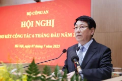 国家主席梁强在会上发表讲话。图自越通社