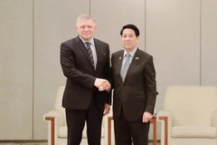 越南国家主席梁强会见斯洛伐克总理罗贝尔特·菲佐。图自越通社