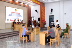 模拟法庭现场。图自越通社