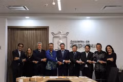 阮文海率团与墨西哥哈利斯科州代表团举行会谈。图自越通社