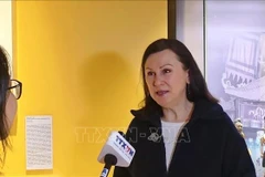 俄罗斯国立东方艺术博物馆常设展览与藏品部主任、俄罗斯著名越南艺术策展人阿尔比娜·谢尔盖耶夫娜·列戈斯塔耶娃。图自越通社