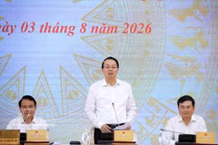 越南财政部副部长阮德芝回答记者提问。图自越通社