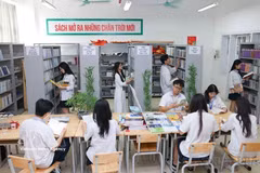 河内拥有超过1100家图书馆以及众多文化教育类公共场所。（图为：金莲高中图书馆。