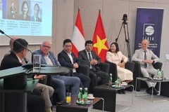 论坛吸引来自两国的众多专家、政策制定者及顶尖科技企业代表参与。图自越通社