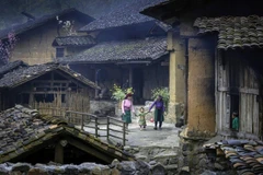 程墙土屋是越南最北端这片土地上赫蒙族、瑶族、岱依族三个民族的文化符号。图自《越南之声》