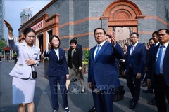 政府总理范明政参观中国共产党诞生地。图自越通社