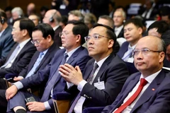 在越南政府总理范明政对法国进行正式访问期间，工贸部领导出席了有关促进越法能源领域合作的活动。图自越通社