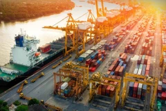 2025年第二季度越南实际GDP同比增长7.96%,远高于彭博社预测的6.85%以及UOB原本预测的6.1%。图自越通社