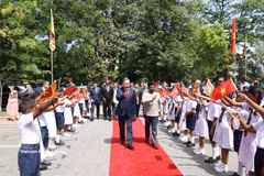 越共中央总书记、国家主席苏林与斯里兰卡总统阿努拉·库马拉·迪萨纳亚克。图自越通社 