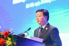 越南政府副总理陈红河在研讨会上发表讲话。图自越通社