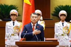 越南政府总理黎明兴宣誓就职。图自越通社