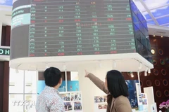 在外部波动加剧的背景下,越南股市早盘逆势上扬,彰显国内资金面充裕及投资者对宏观基本面的乐观预期。图自越通社