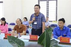 奠边省民族寄宿中学校长武忠环在会上发表讲话。图自越通社