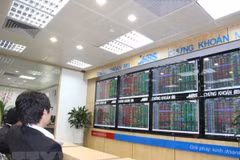 7月28日，VN-Index收盘大涨26.29点，报1557.42点，逼近1560点大关。图自越通社