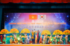越韩文艺交流活动在庆和省举行。图自《庆和报》