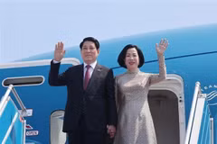 越南国家主席梁强偕夫人离开首都河内，开始对埃及和安哥拉两国进行国事访问。图自越通社