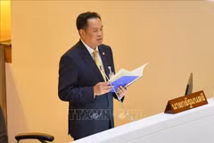 泰国总理阿努廷在泰国国会发表讲话。图自越通社