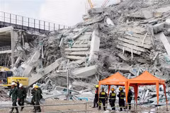 泰国一座建筑物因缅甸地震被倒塌。图自越通社