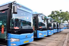 胡志明市电动公交车。图自越通社